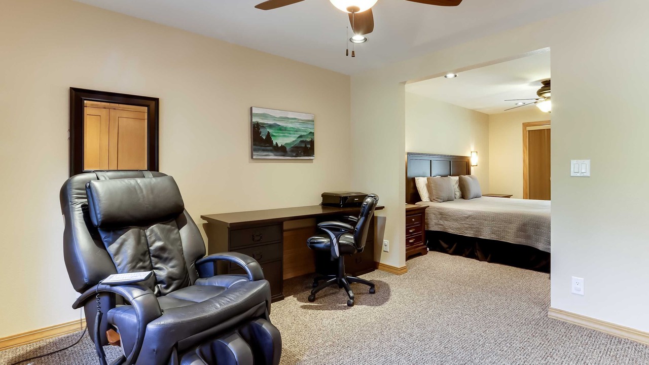 Photo of Bedroom in Overlook Park