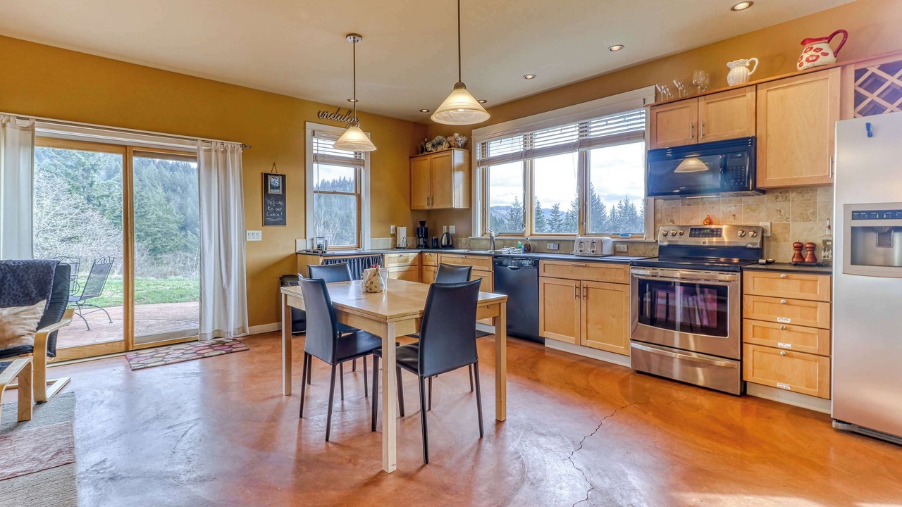 Photo of Kitchen in White Salmon