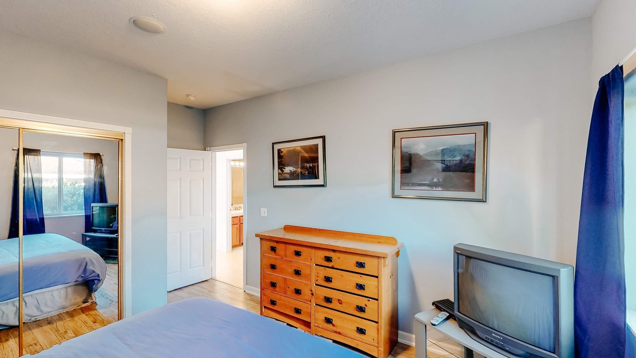Photo of Bedroom in Newport