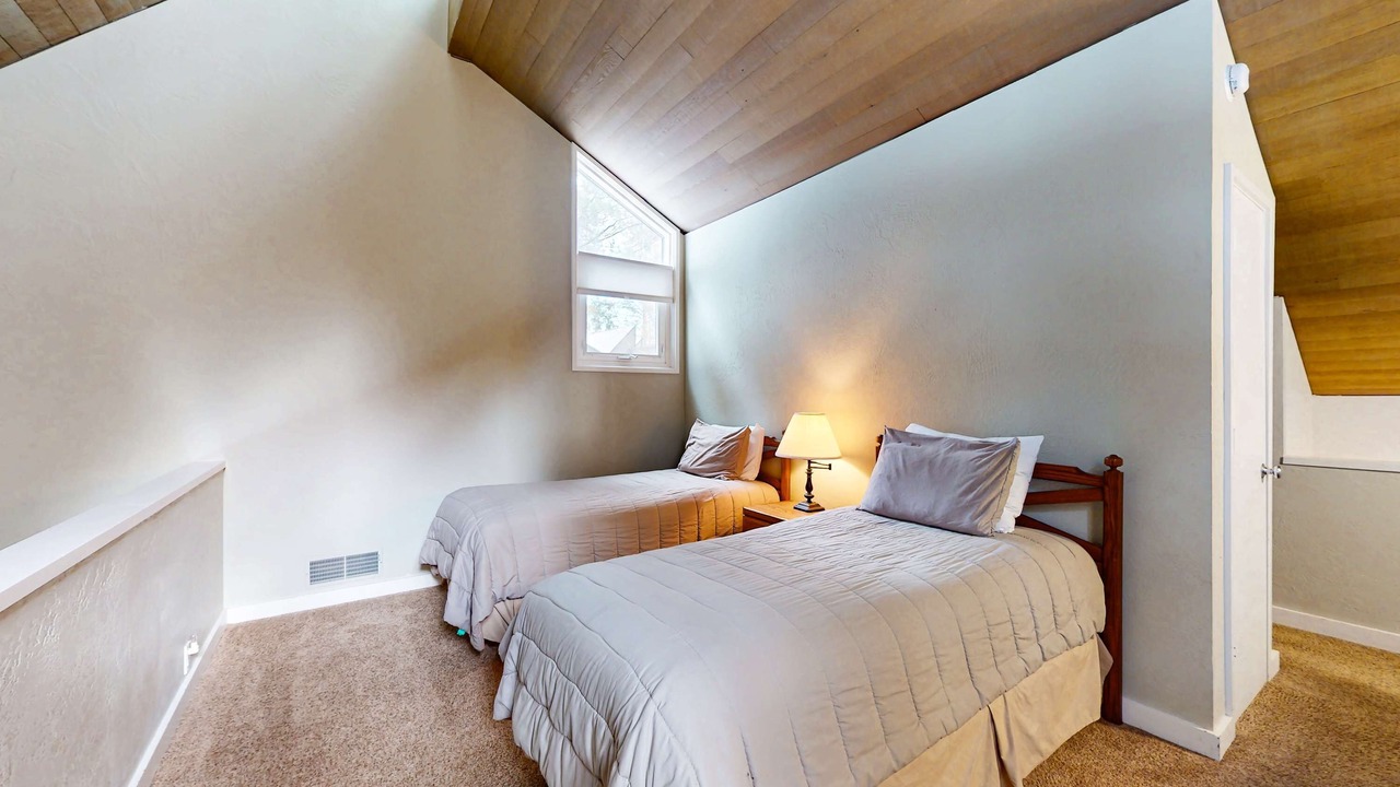 Photo of Bedroom in Overlook Park