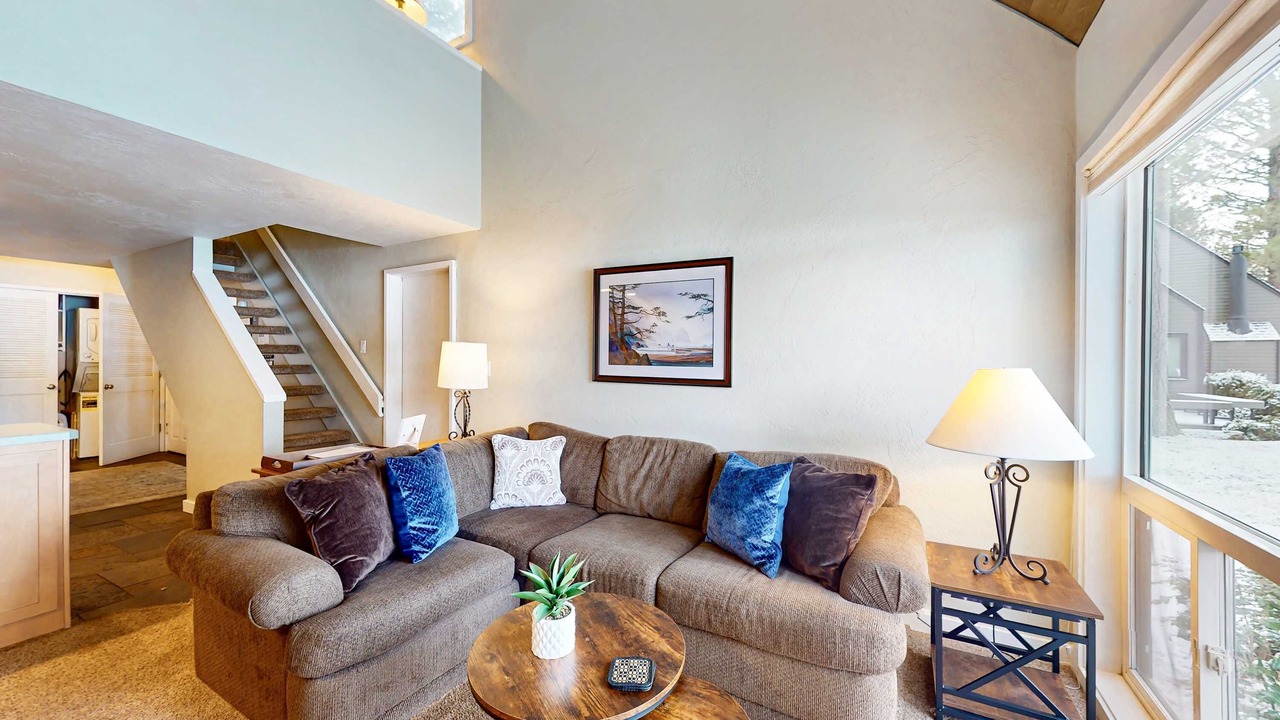 Photo of Livingroom in Overlook Park