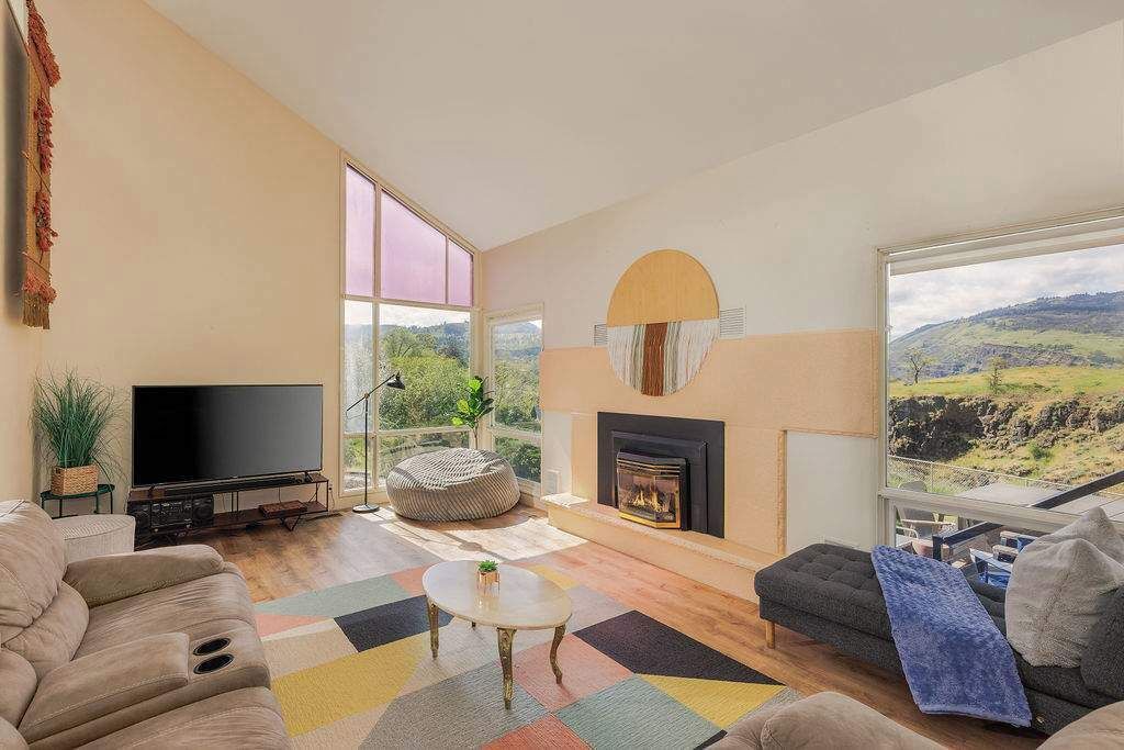 Photo of Livingroom in Mosier