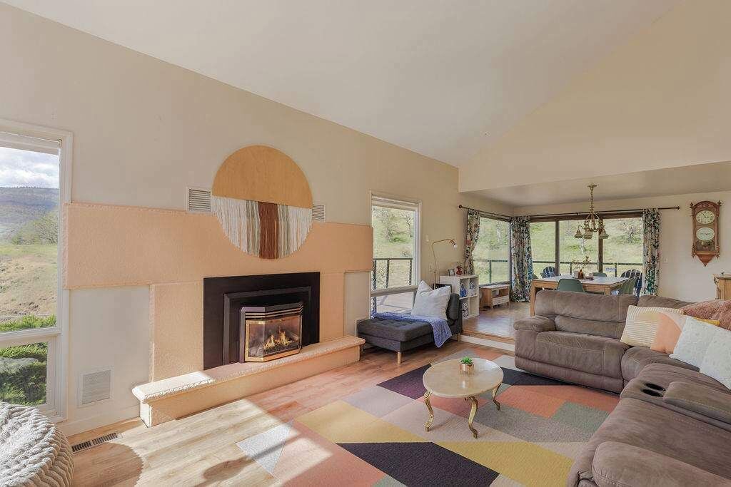 Photo of Livingroom in Mosier