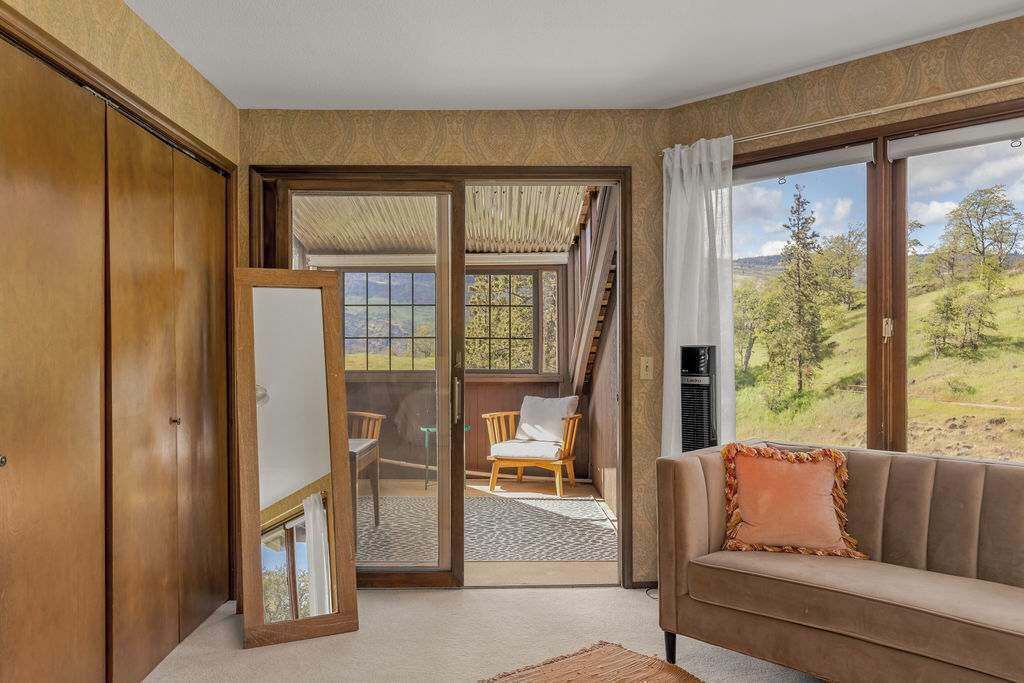 Photo of Livingroom in Mosier