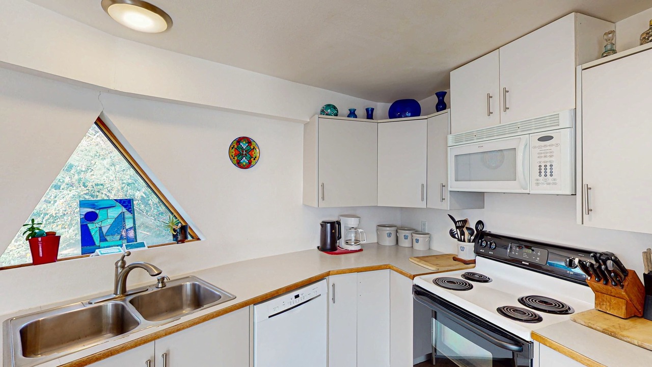 Photo of Kitchen in Otter Rock
