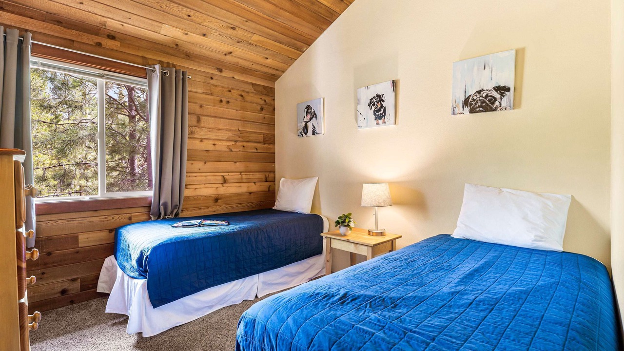Photo of Bedroom in Overlook Park