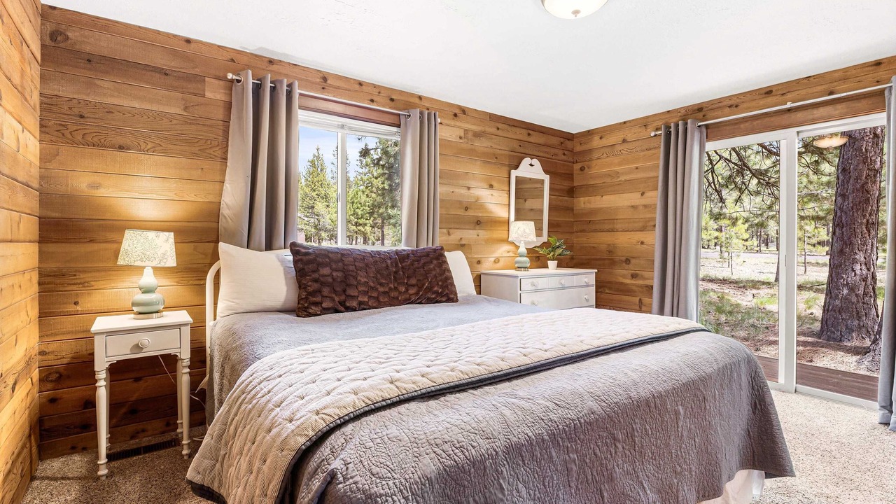 Photo of Bedroom in Overlook Park