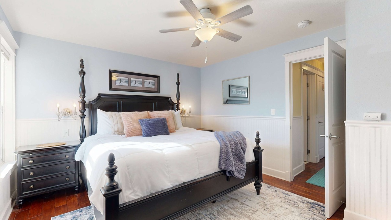 Photo of Bedroom in Historic Bayfront
