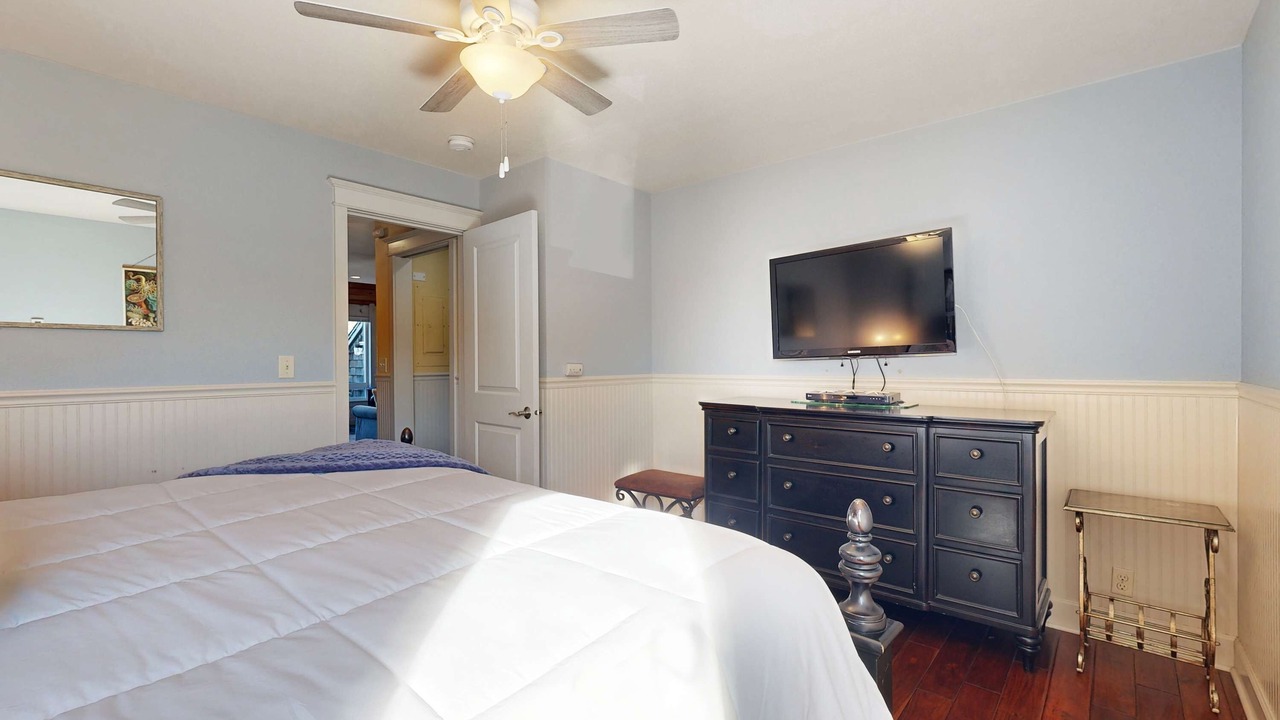 Photo of Bedroom in Historic Bayfront