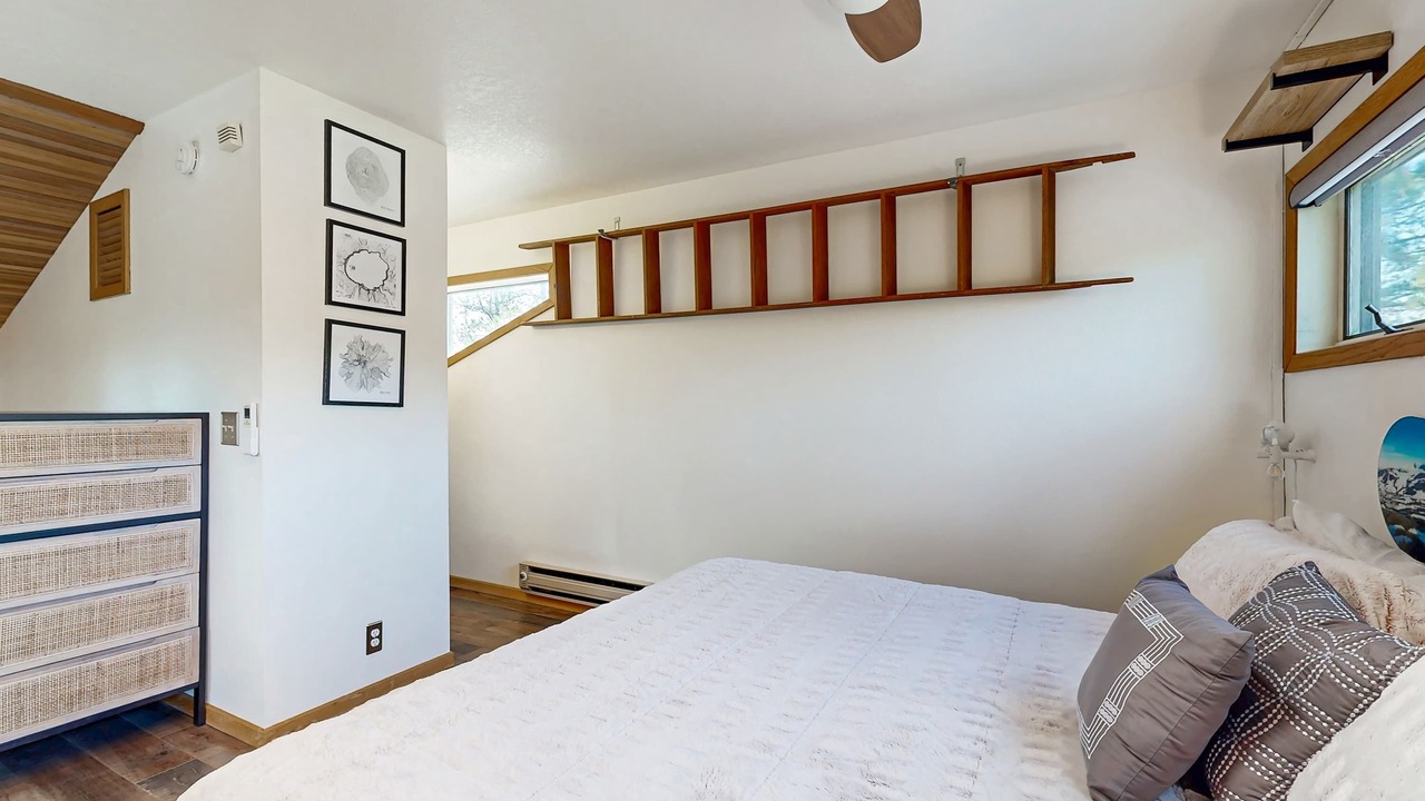 Photo of Bedroom in Overlook Park