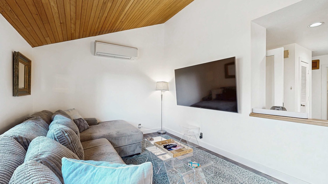 Photo of Livingroom in Overlook Park