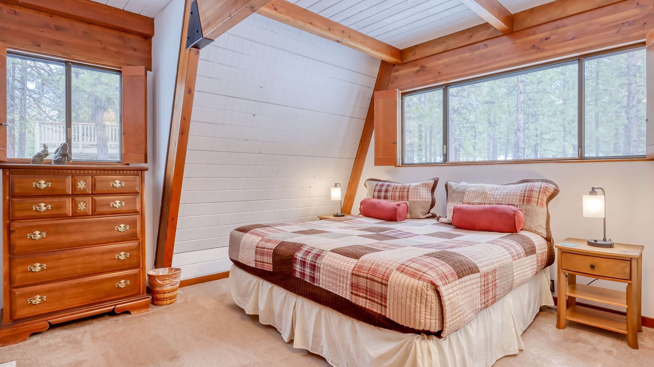 Photo of Bedroom in Sunriver