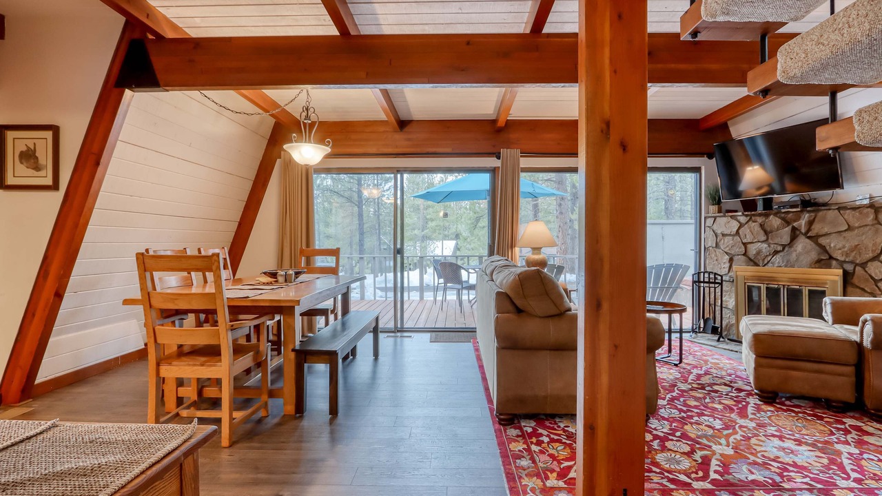 Photo of Livingroom in Sunriver