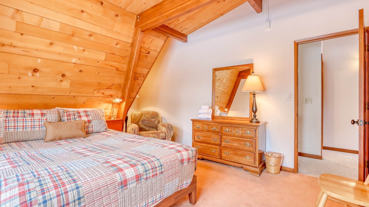 Photo of Bedroom in Sunriver