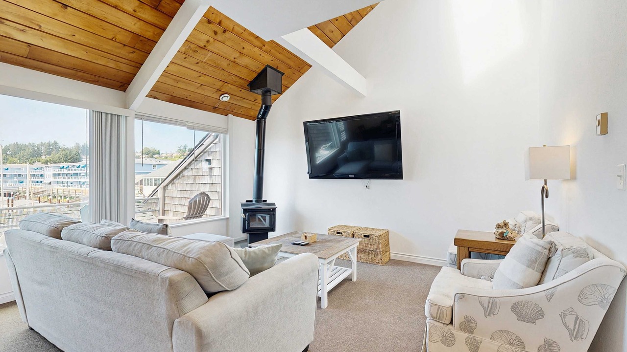 Photo of Livingroom in Historic Bayfront
