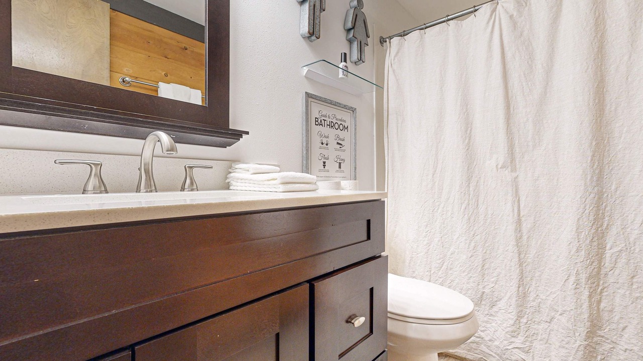 Photo of Bathroom in Overlook Park
