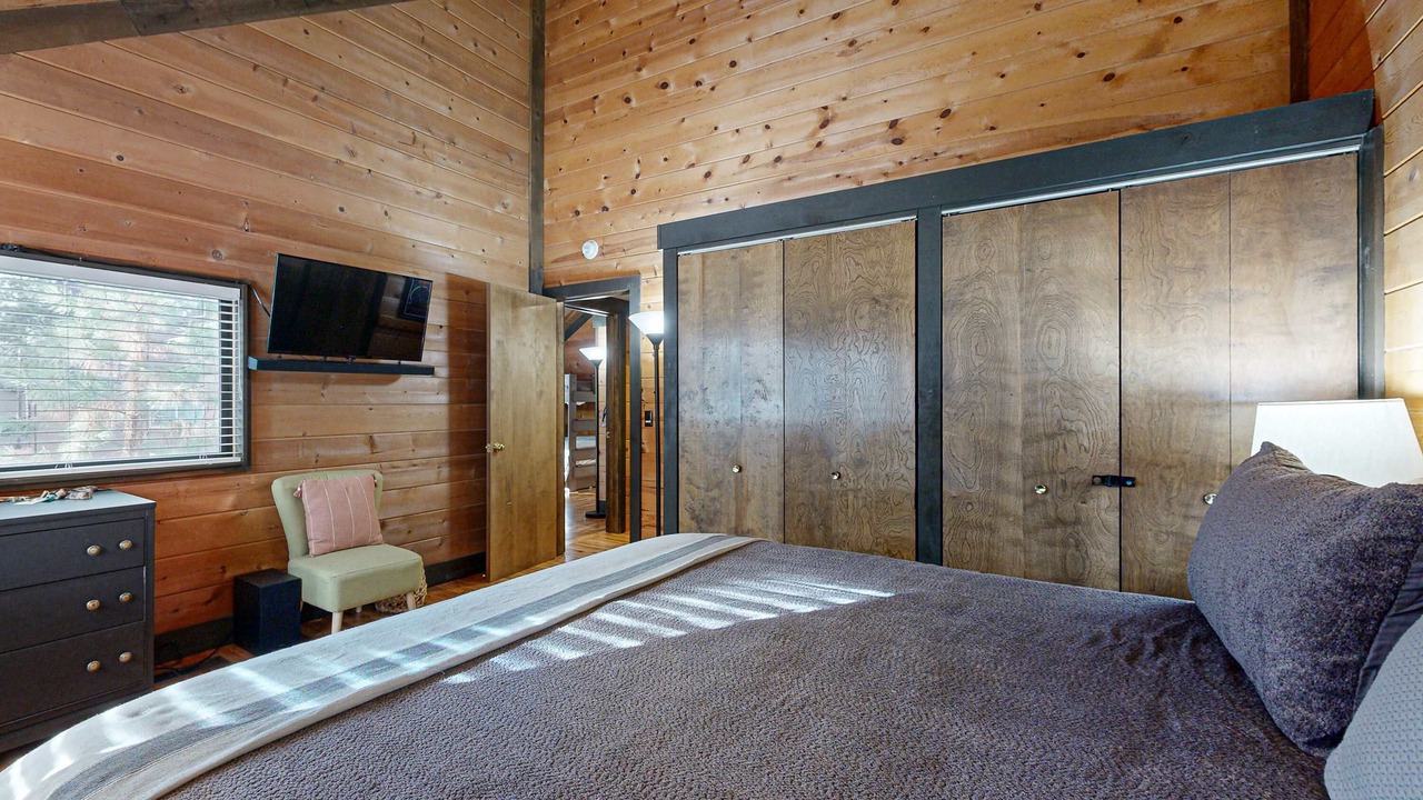 Photo of Bedroom in Overlook Park