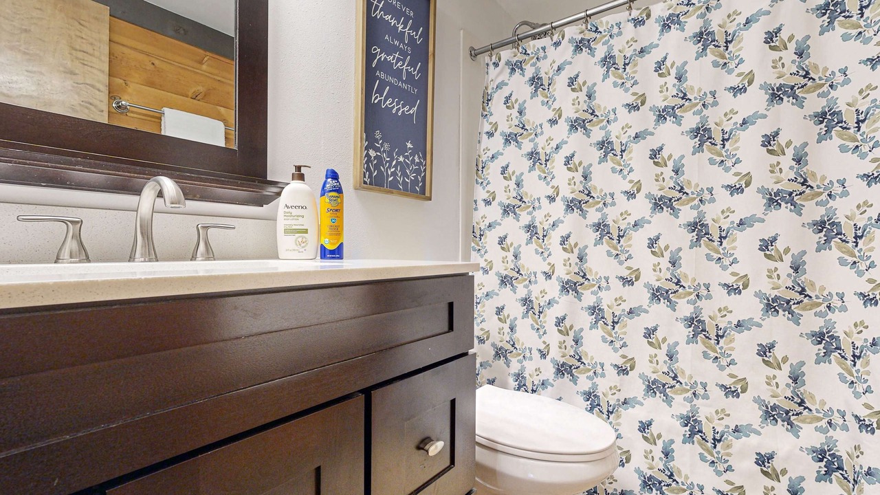 Photo of Bathroom in Overlook Park