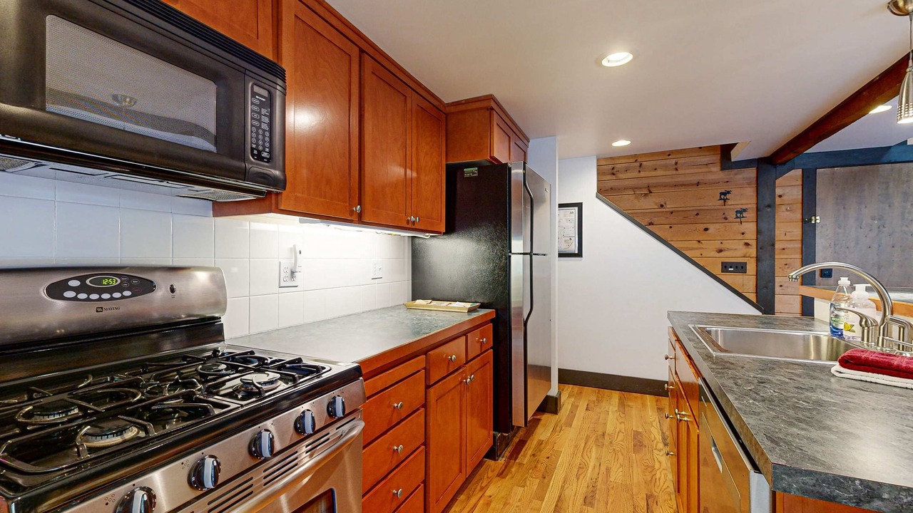 Photo of Kitchen in Overlook Park