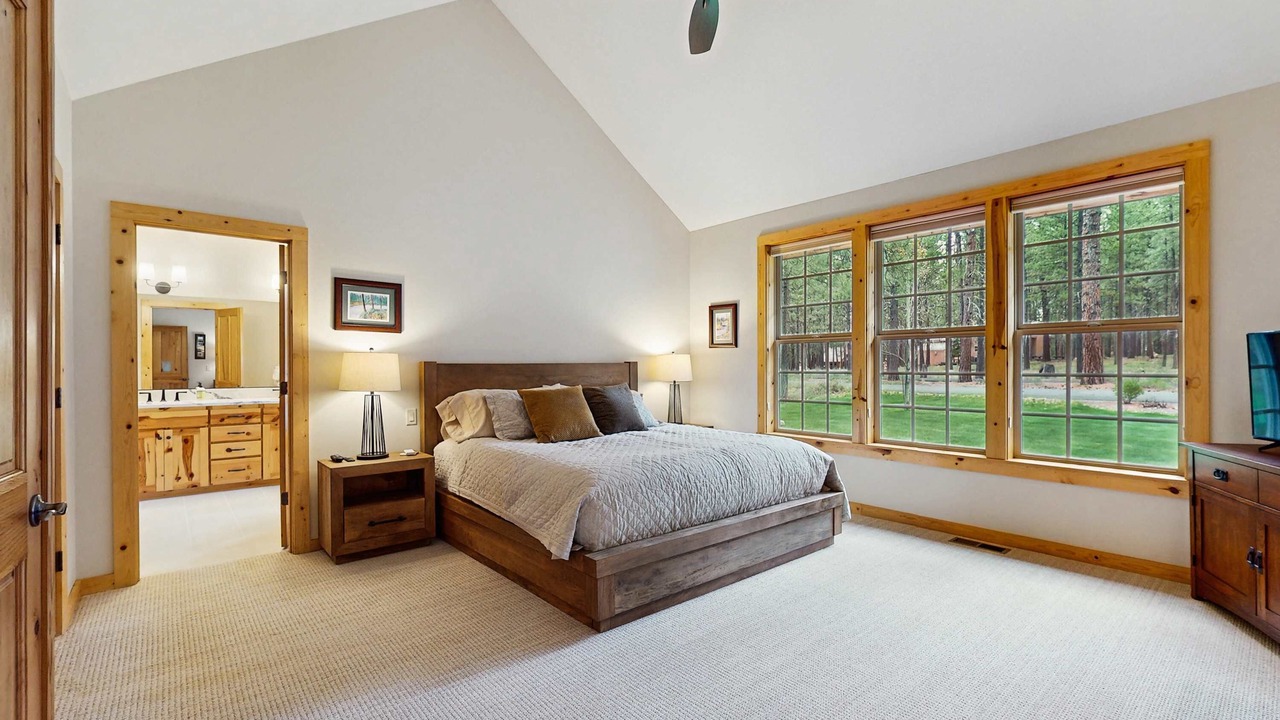 Photo of Bedroom in Black Butte Ranch