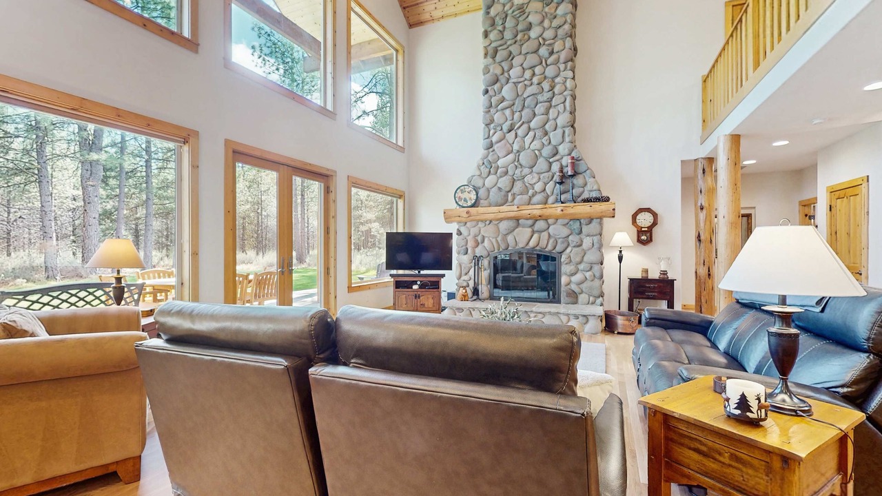 Photo of Livingroom in Black Butte Ranch