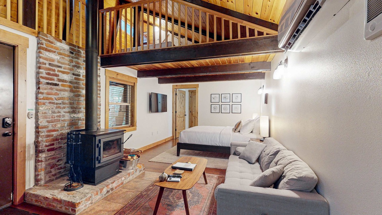 Photo of Livingroom in Mount Hood Village