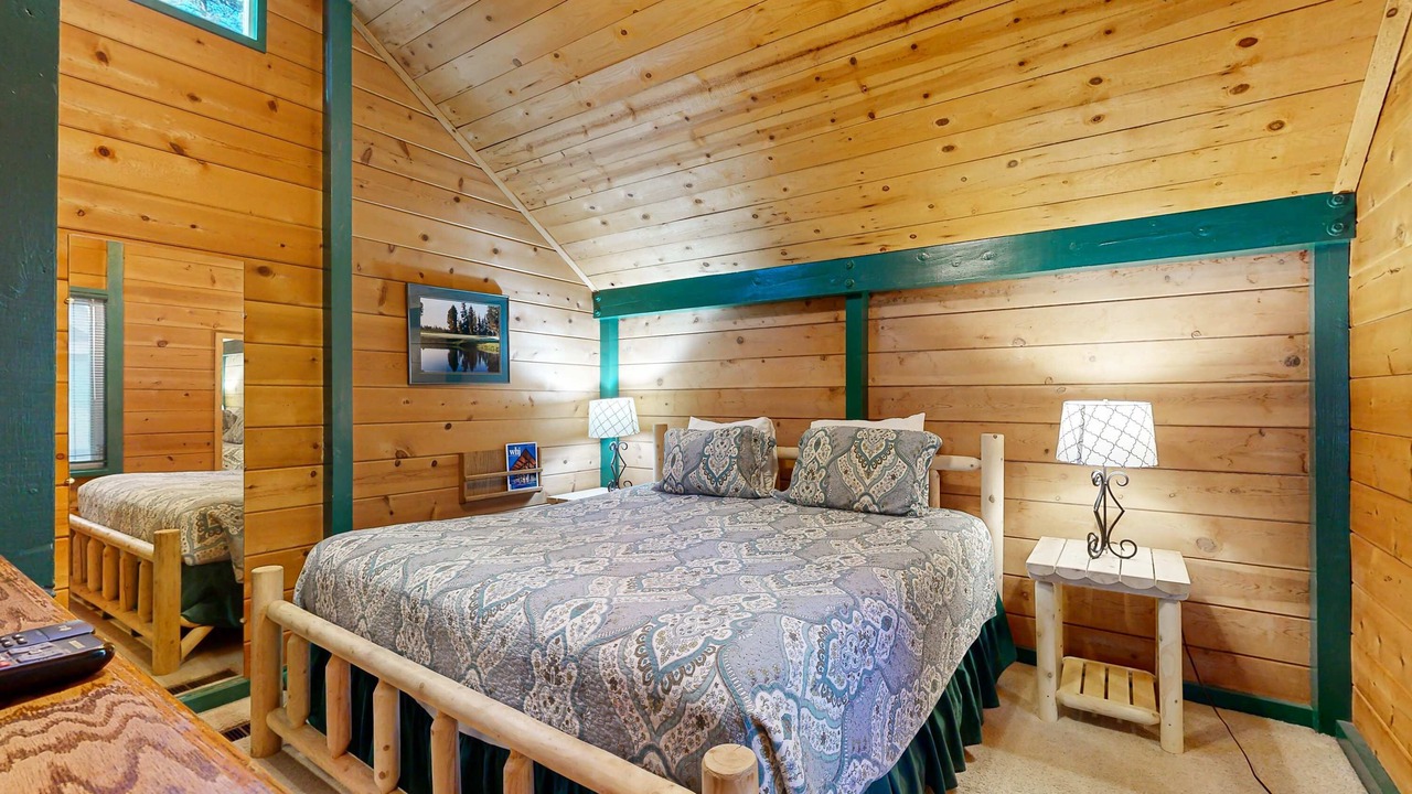 Photo of Bedroom in Sunriver