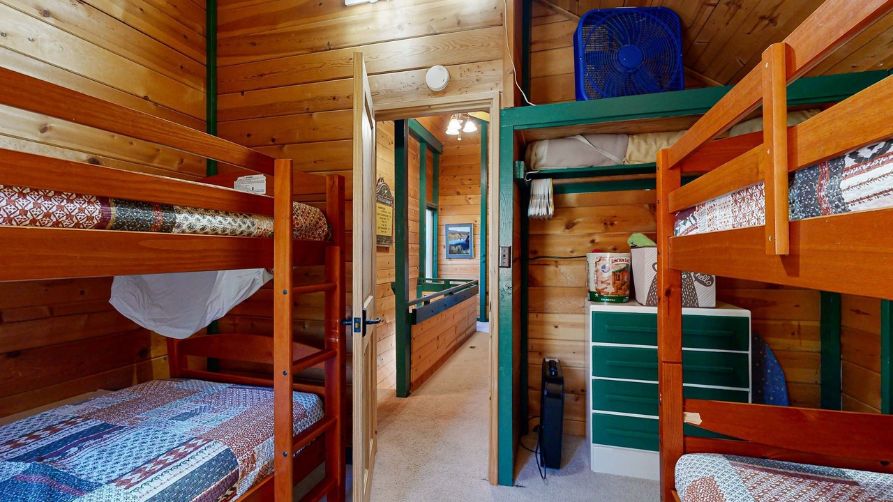 Photo of Bedroom in Sunriver