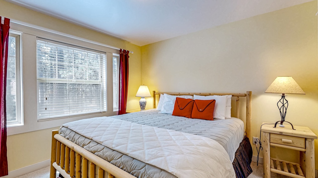 Photo of Bedroom in Black Butte Ranch