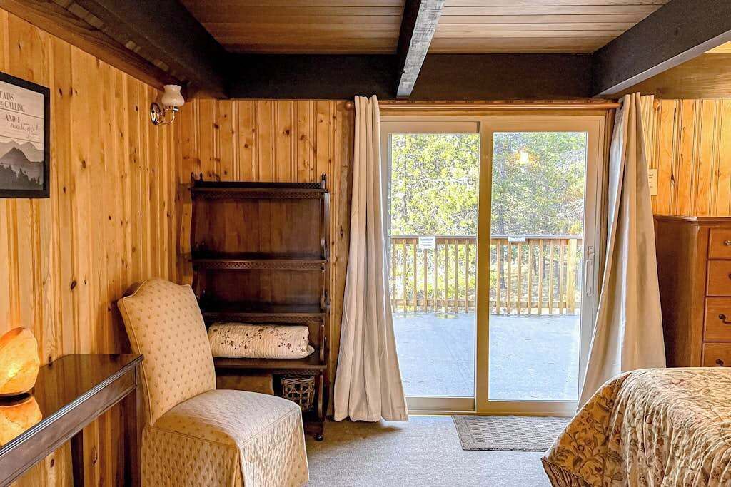 Photo of Bedroom in Oregon Water Wonderland