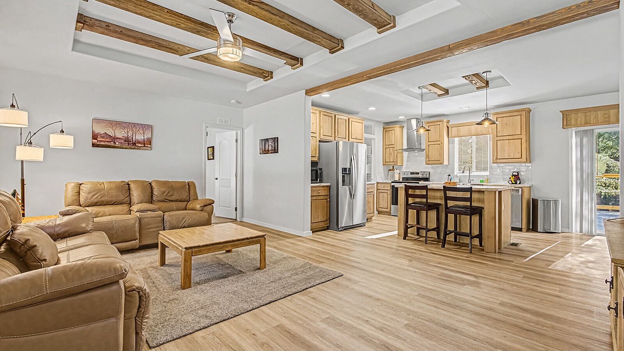 Photo of Livingroom in Garden Valley