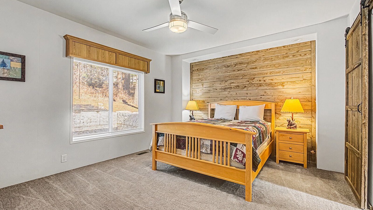Photo of Bedroom in Garden Valley