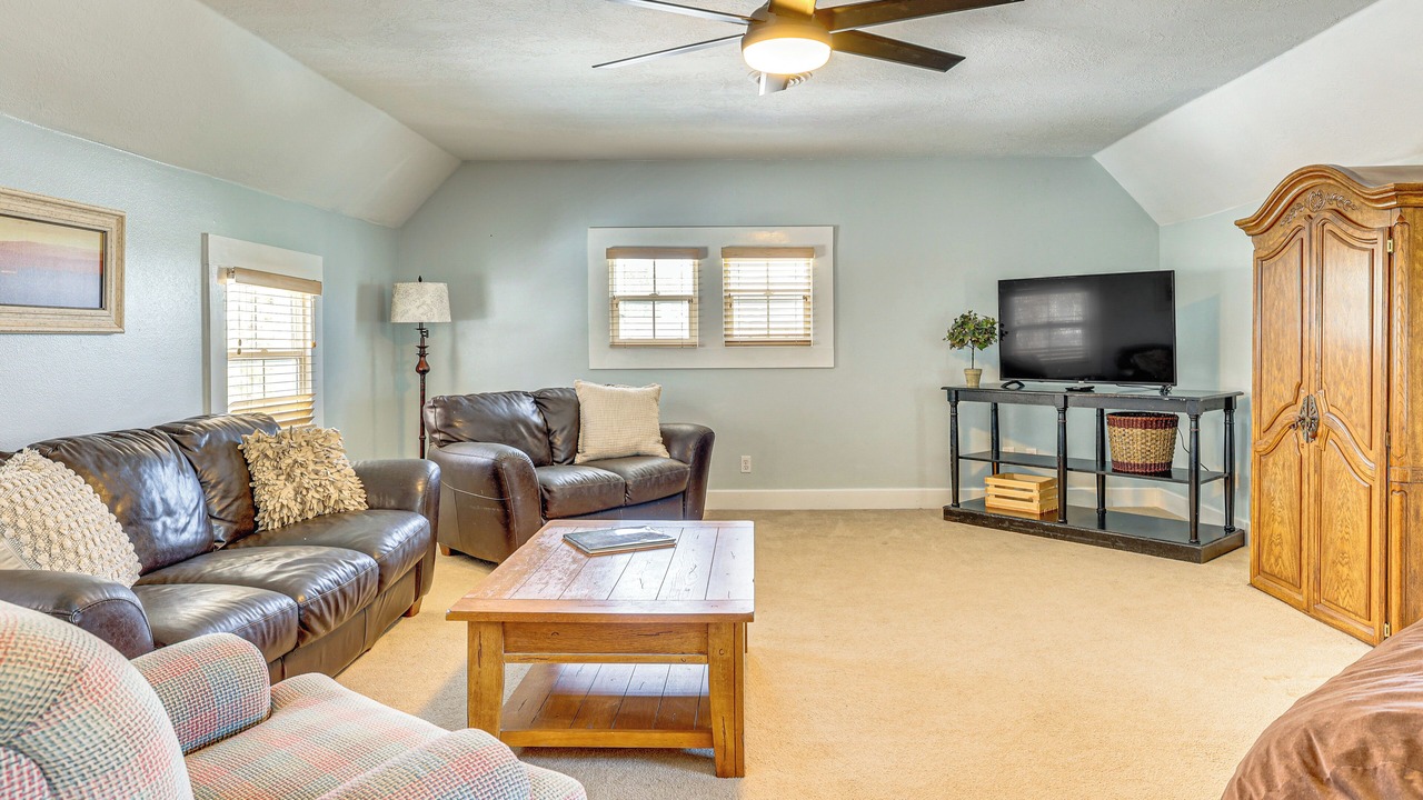Photo of Bedroom in Garden Valley