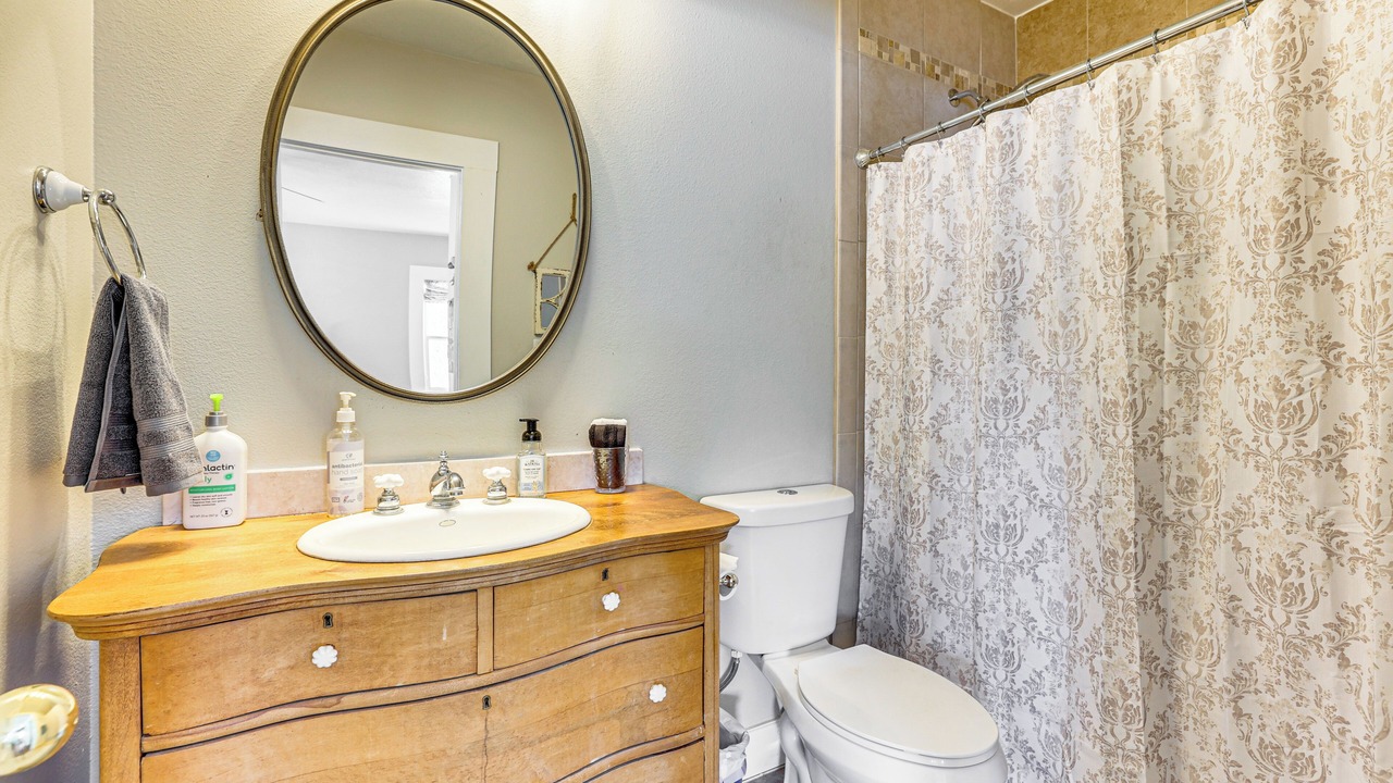 Photo of Bathroom in Garden Valley