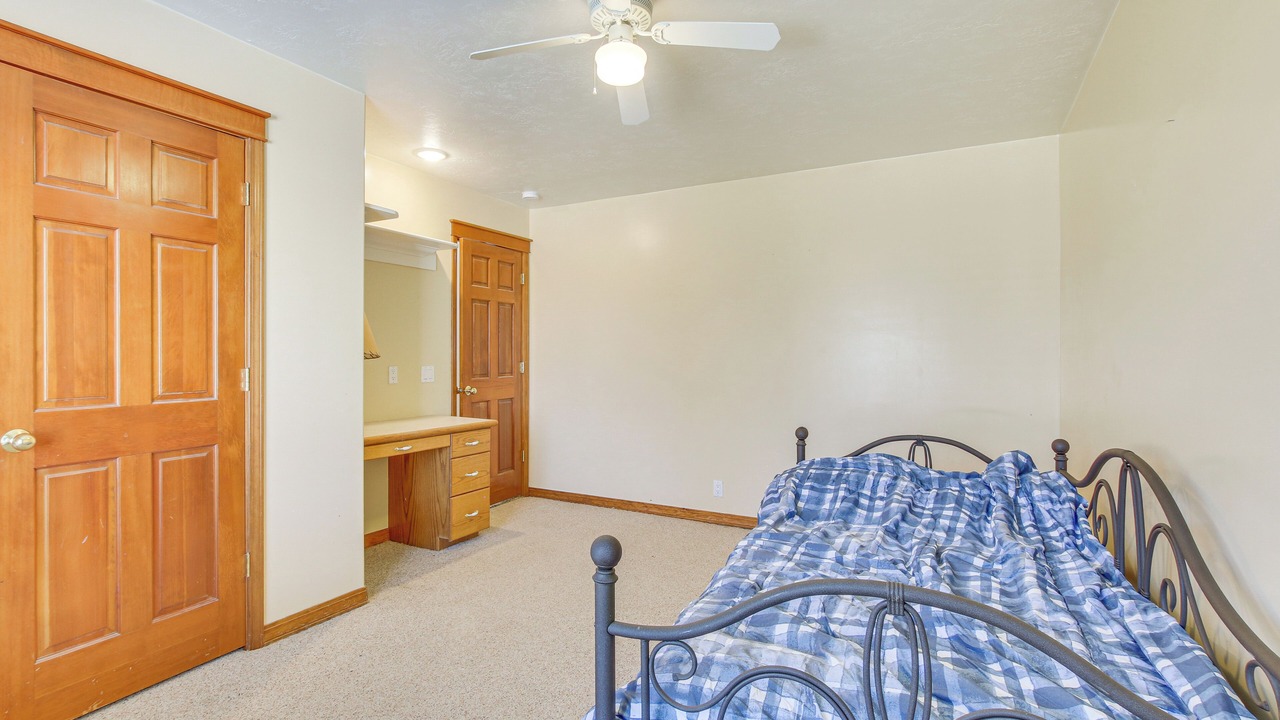 Photo of Bedroom in Holbrook