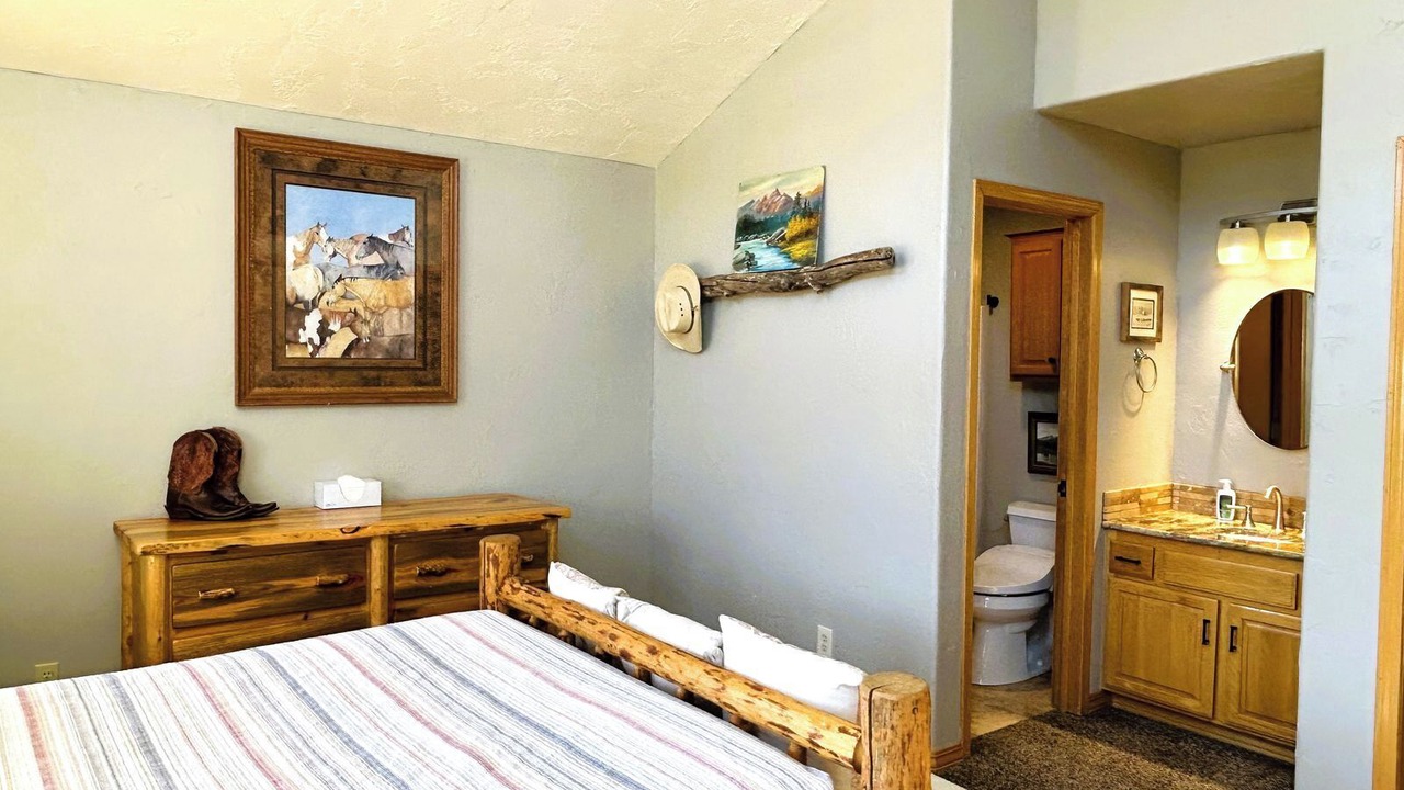 Photo of Bedroom in Kellogg