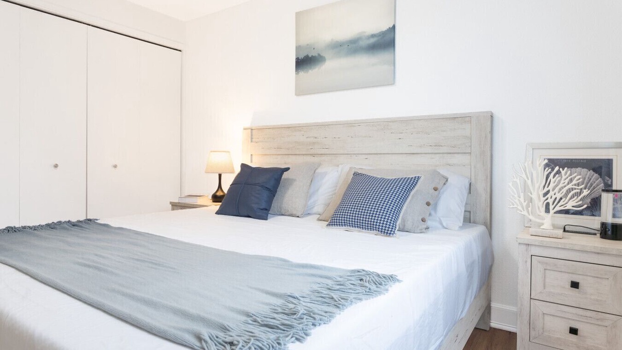 Photo of Bedroom in Shoreline
