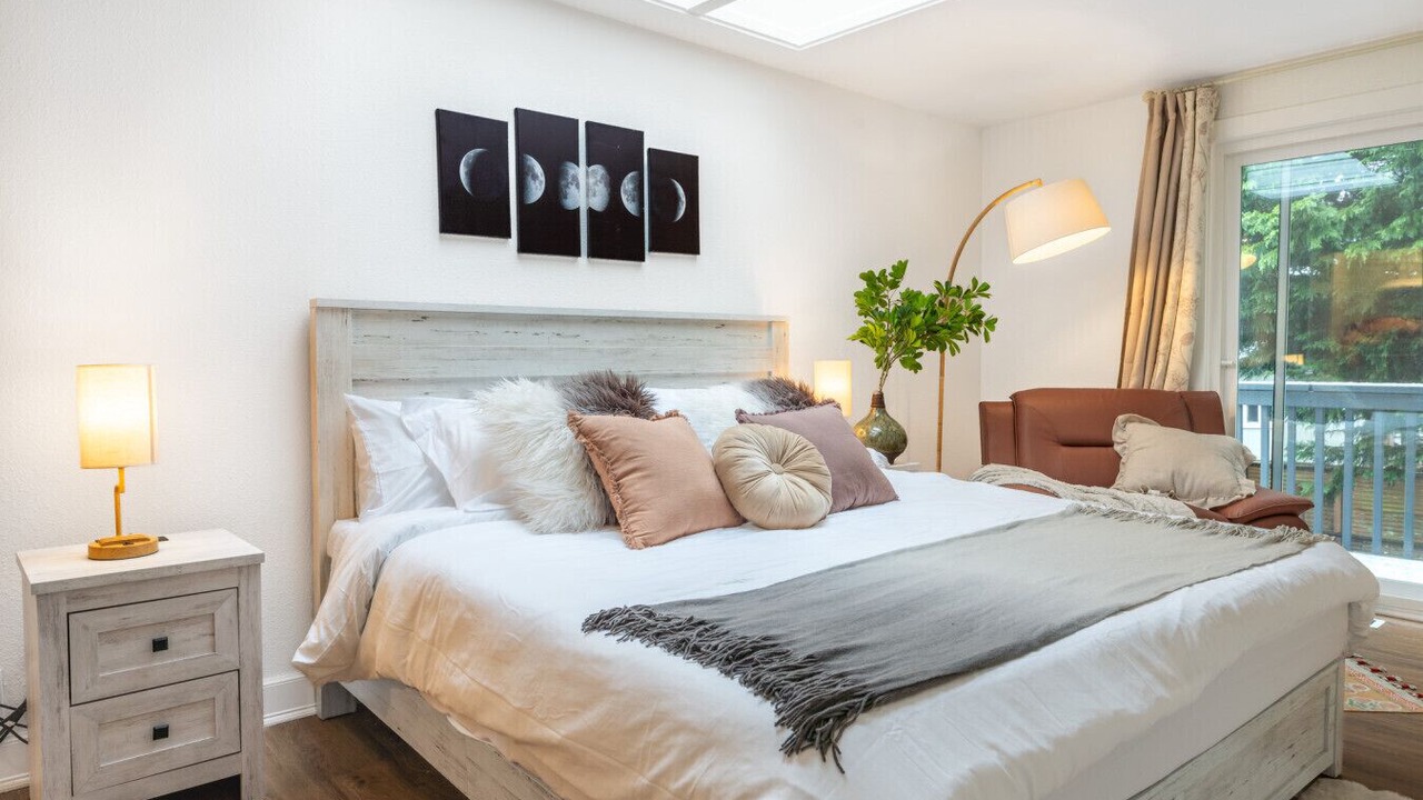 Photo of Bedroom in Shoreline