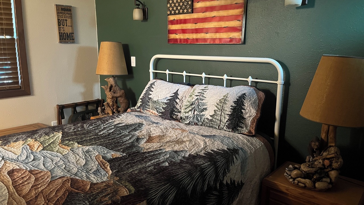Photo of Bedroom in Noxon