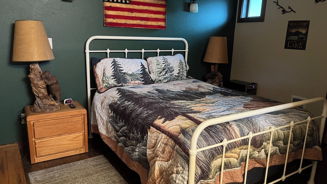 Photo of Bedroom in Noxon
