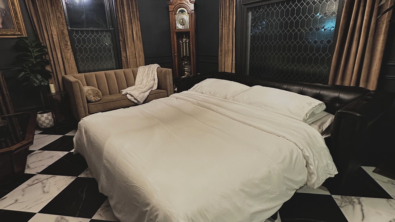 Photo of Bedroom in Logan
