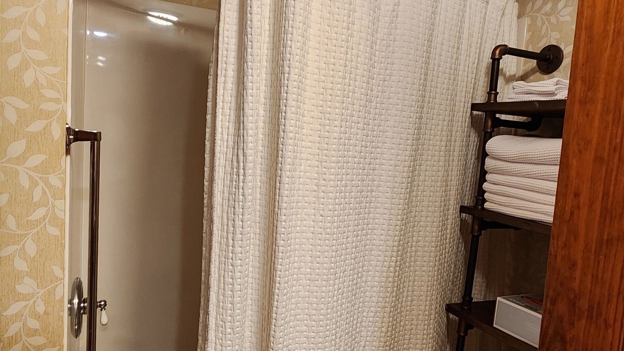 Photo of Bathroom in Andersonville