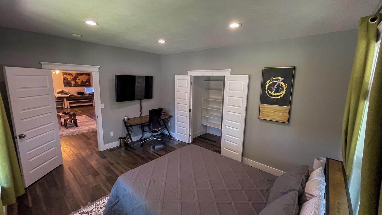 Photo of Bedroom in South Perry District