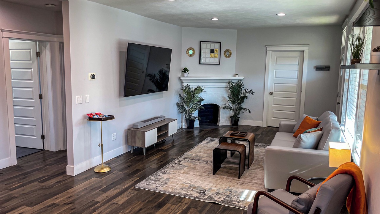 Photo of Livingroom in South Perry District