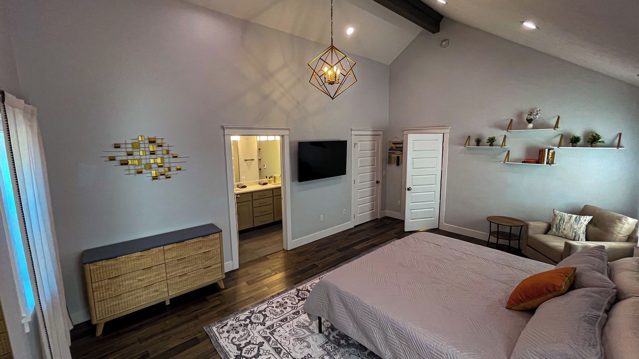 Photo of Bedroom in South Perry District