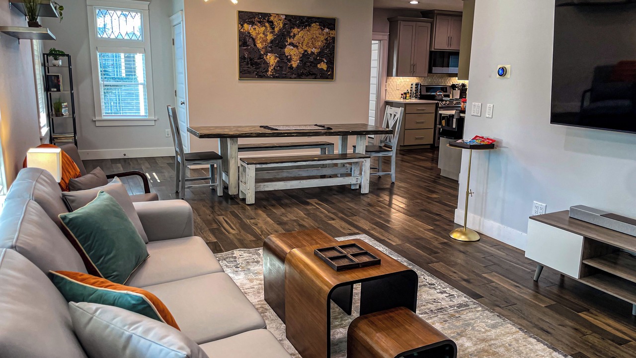 Photo of Livingroom in South Perry District
