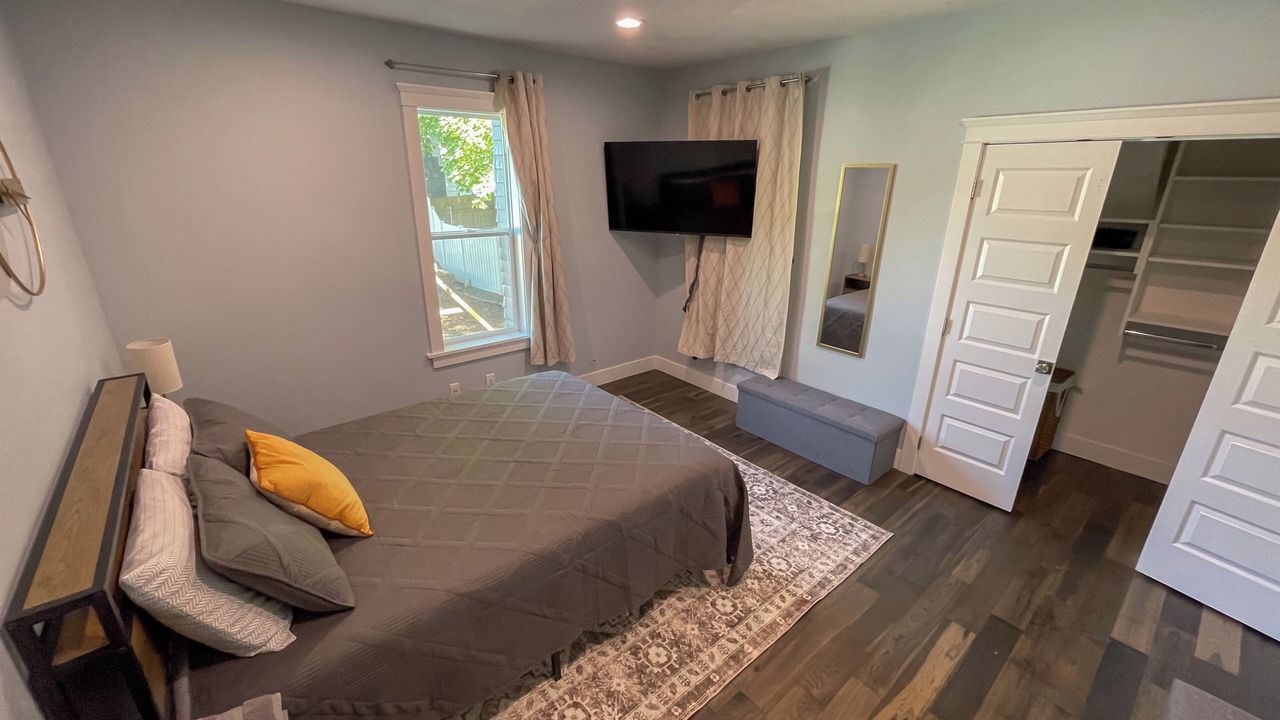 Photo of Bedroom in South Perry District