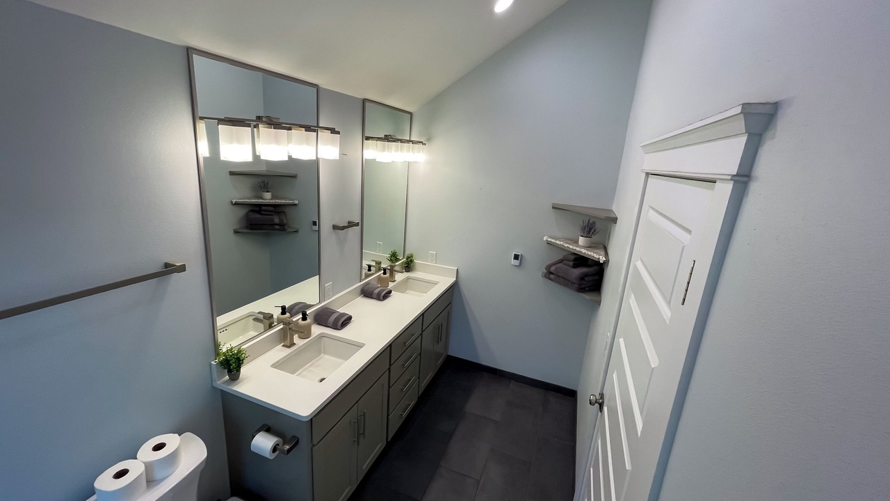 Photo of Bathroom in South Perry District