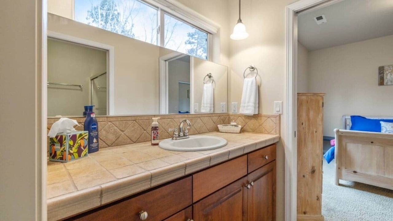Photo of Bathroom in Klamath Falls
