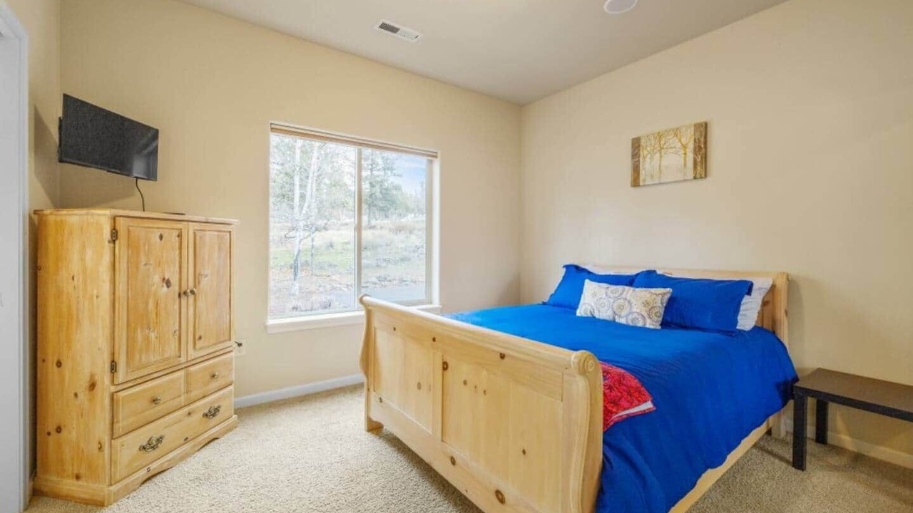 Photo of Bedroom in Klamath Falls